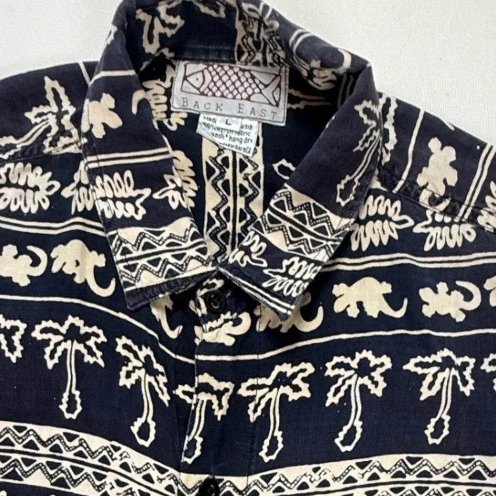Back East Santa Barbara Mens Large Rayon Tribal Palm Tree Gecko ButtonDown Shirt